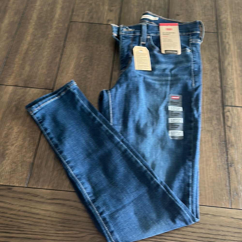 Levi’s 311 shaping skinny